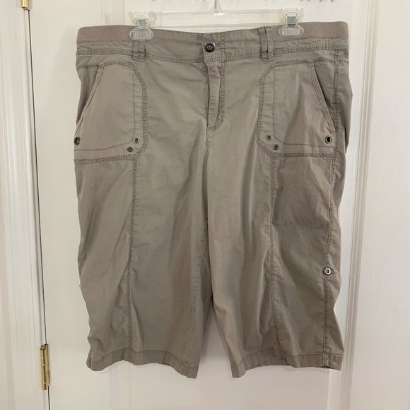 Classic Apparel Cargo Capri Pants Convertible Cropped Khaki Tan Size 16 - Picture 1 of 4